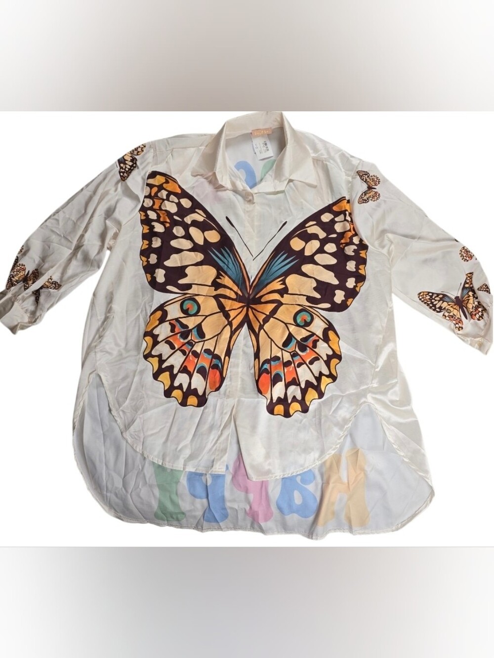 Wilto Women’s One Size Oversized Butterfly Print Button-Up High-Low Shirt